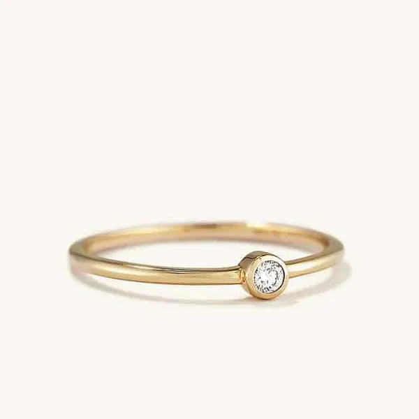 Rings<Mejuri Solo Diamond Ring